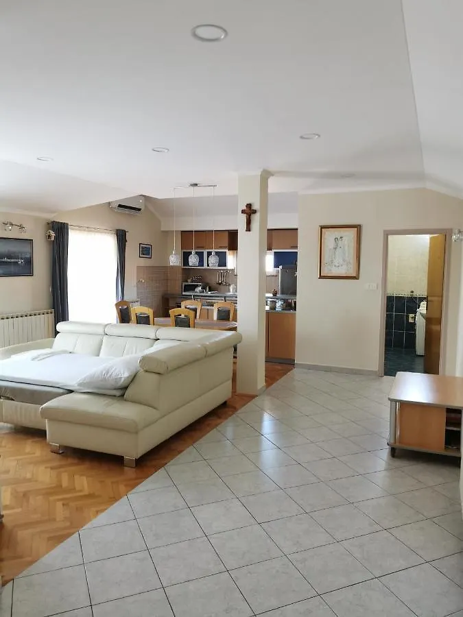 Apartments Tutina Bibinje